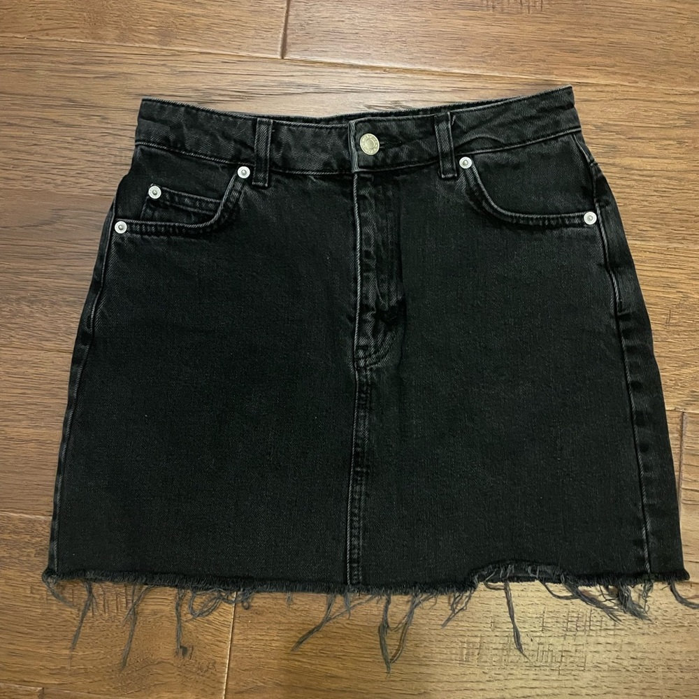 BLACK DENIM SKIRT